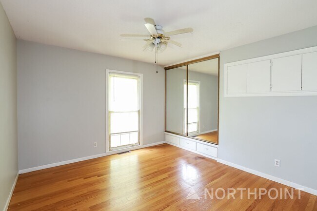 Building Photo - 3 BR/2BA | Newly Renovated Single Family Home |  2 Car Garage | Large Subbasement