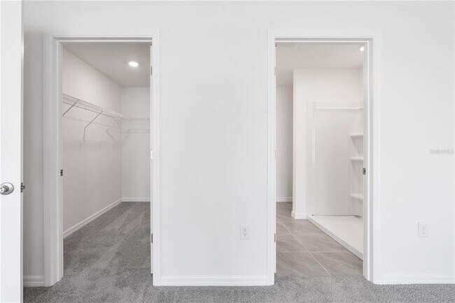 Building Photo - 8666 SW 44th Terrace