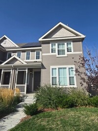 Building Photo - Spacious 4B/3B Available Early April!