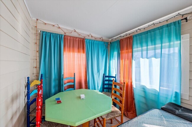 Building Photo - 2823 Avenue Q