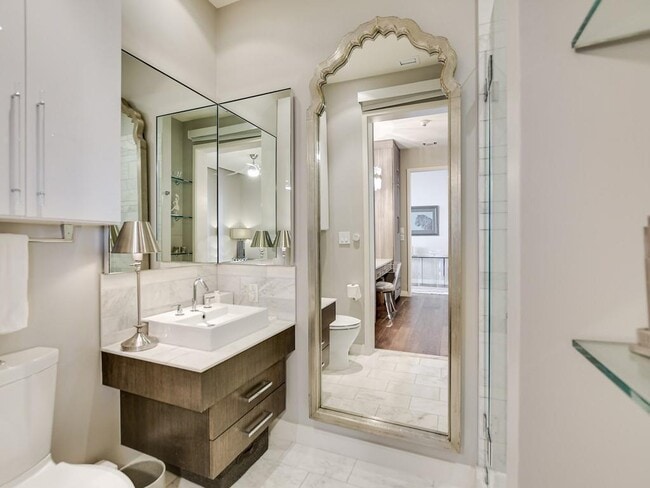 Building Photo - 210 Lavaca St