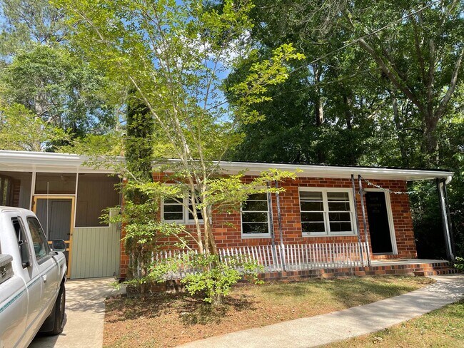 Building Photo - 2 bedroom, 1 bathroom updated home in Normaltown