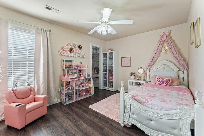 Building Photo - 3409 SW Picasso Blvd