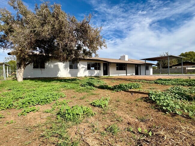 Building Photo - 17220 E Desert Ln