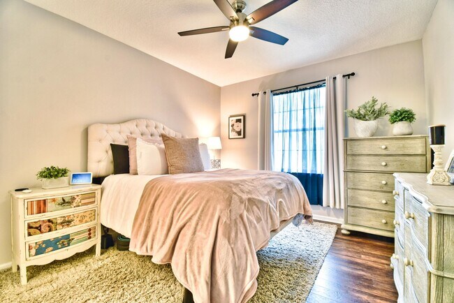 Building Photo - 224 Murcia Dr