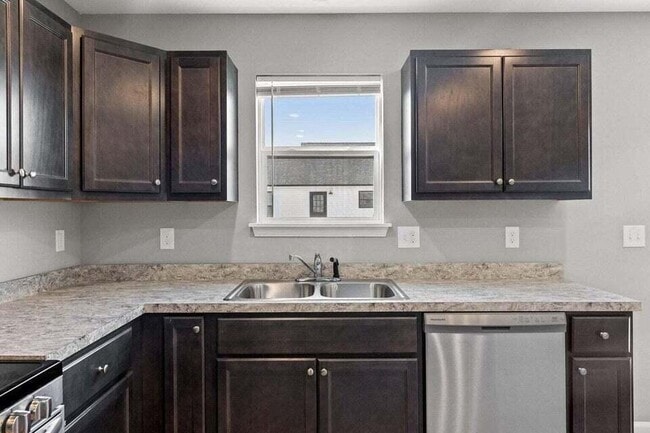 Building Photo - 145 Landry Ln