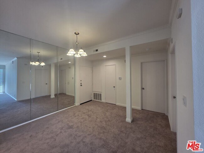 Building Photo - 8505 Gulana Ave