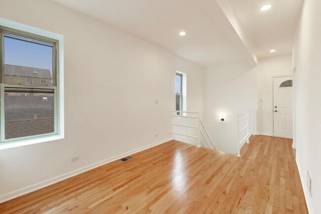Building Photo - 1301 N Oakley Blvd