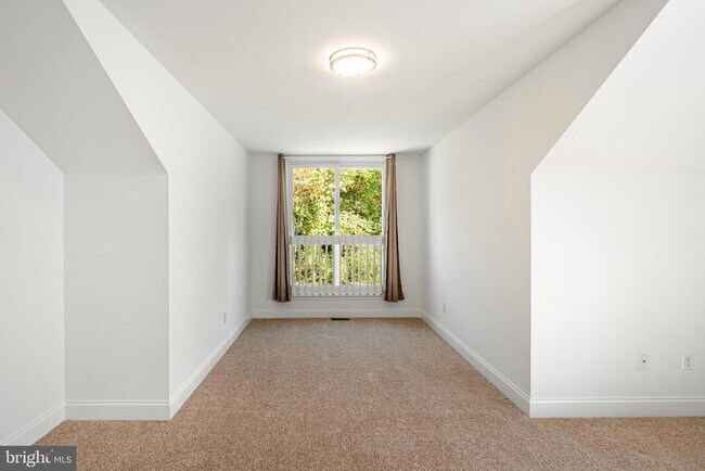 Building Photo - 117 Colwell Ln