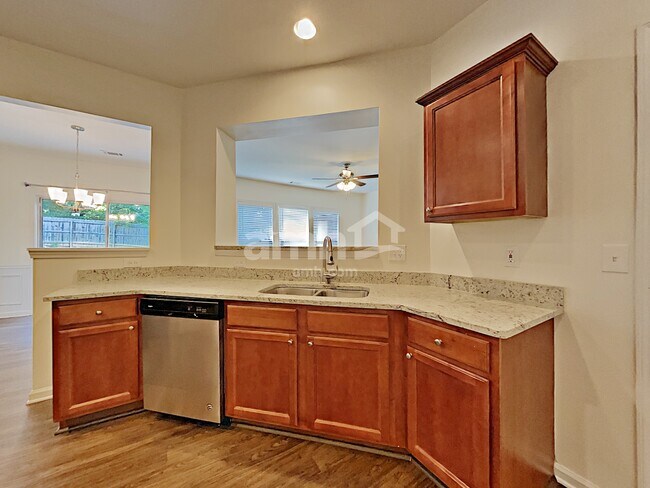 Building Photo - 2972 Briaroak Dr
