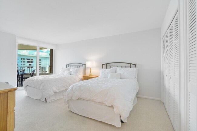 Building Photo - 550 S Ocean Blvd
