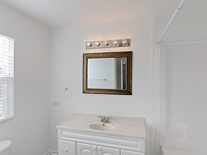 Building Photo - 649 Winchester Ct