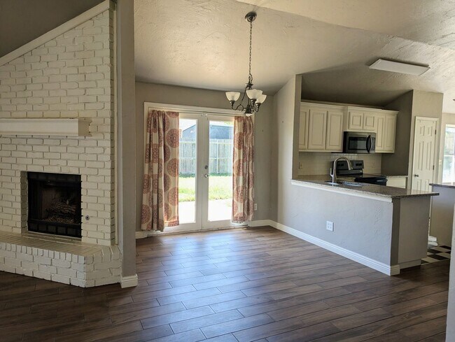 Building Photo - Well-Maintained 3 Bed Home in Edmond | Pet Friendly + Fenced Yard