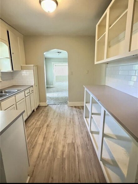 Building Photo - 8409 Park Ave