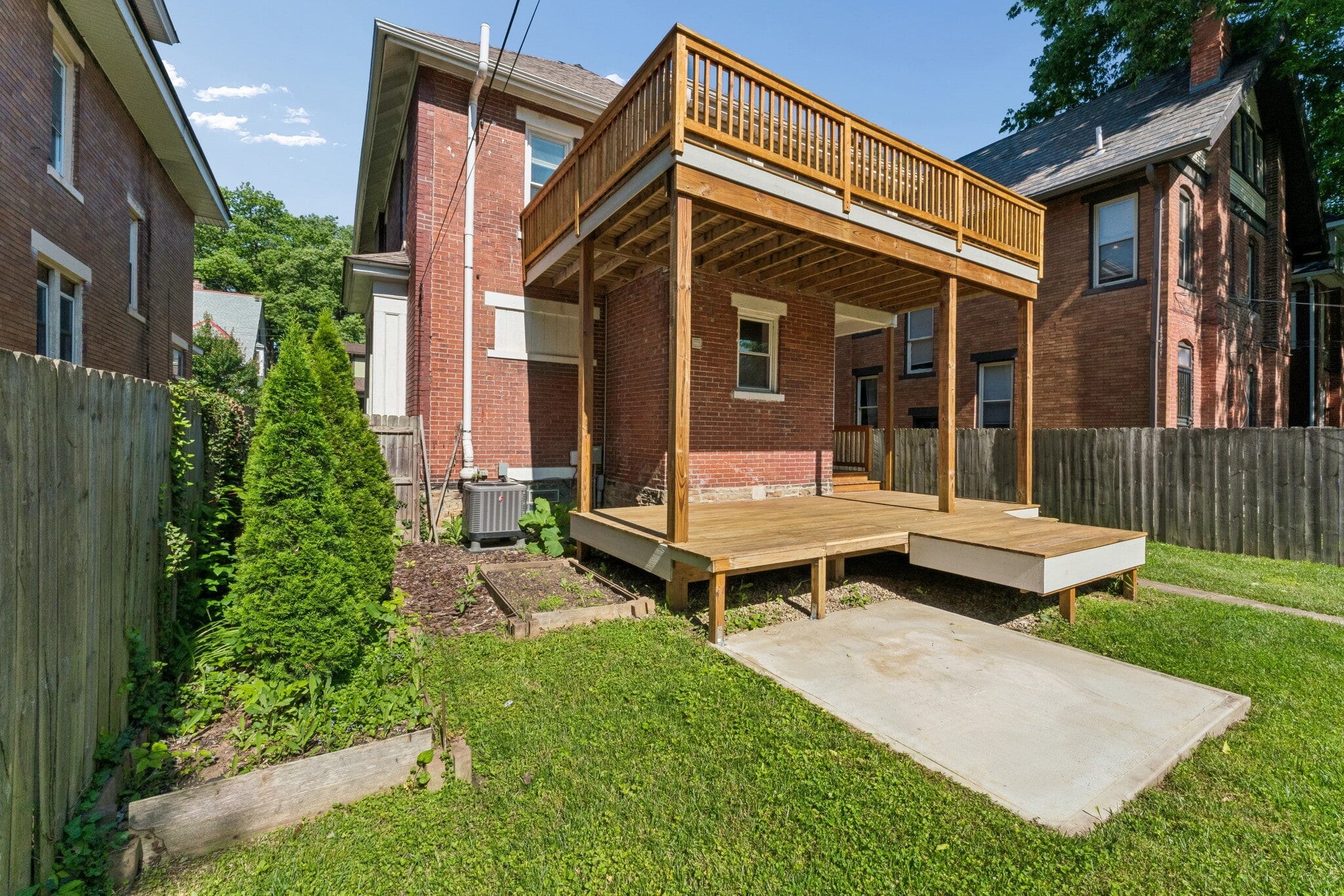 Building Photo - 382 Morrison Ave