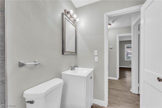 Building Photo - 16606 Lipton Ave