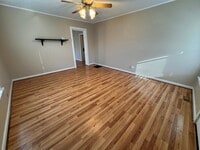 Building Photo - 1 bed 1 bath Home