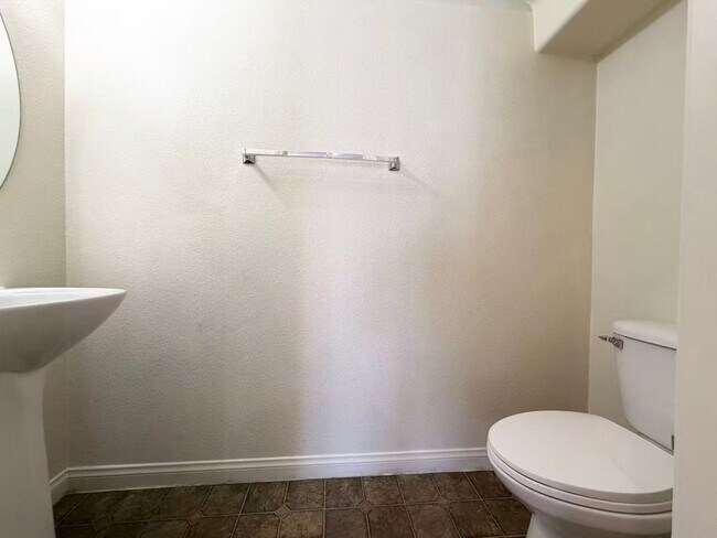Building Photo - Spacious 2-story home located in a convenient Las Vegas gate community