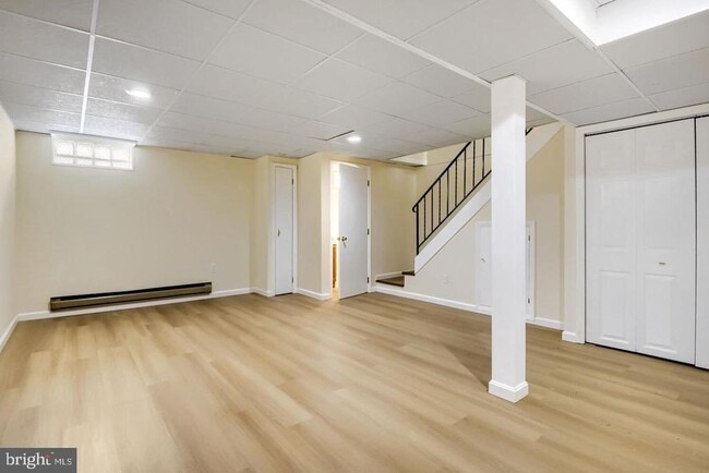 Building Photo - 220 Edgewood St