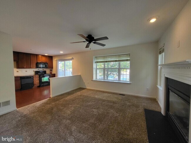 Building Photo - 284 Flagstone Rd