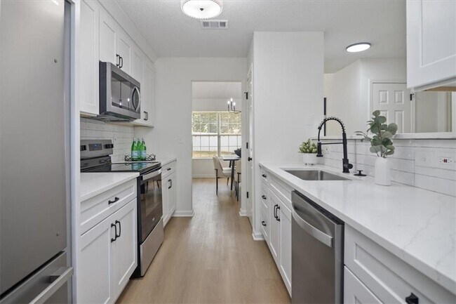 Building Photo - 4033 Ravenwood Ct