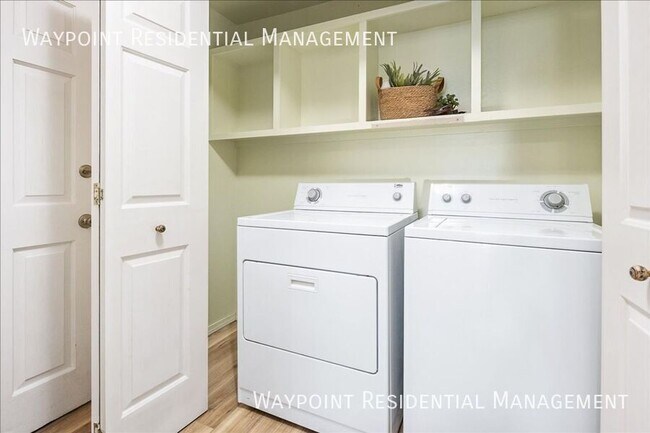 Building Photo - 3108 Woodbrook Pl