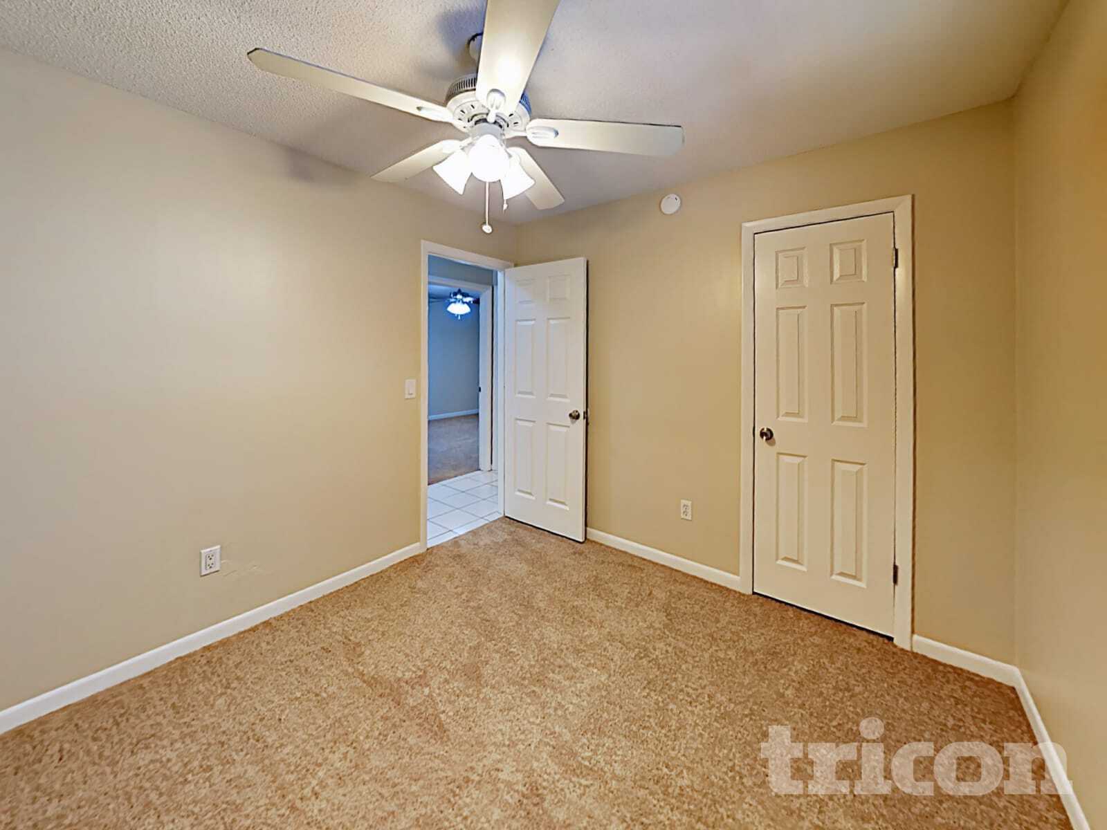 Building Photo - 120 N Alderwood St