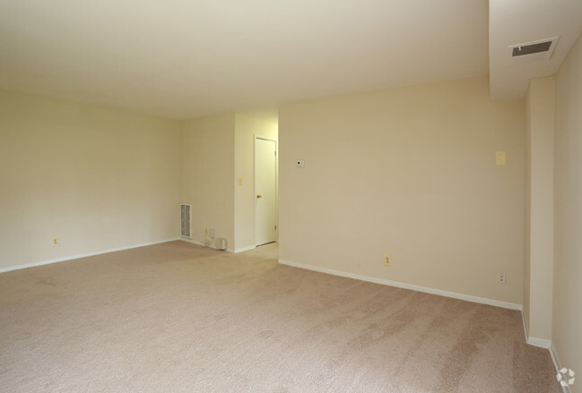 Living Room - Laurelton Court