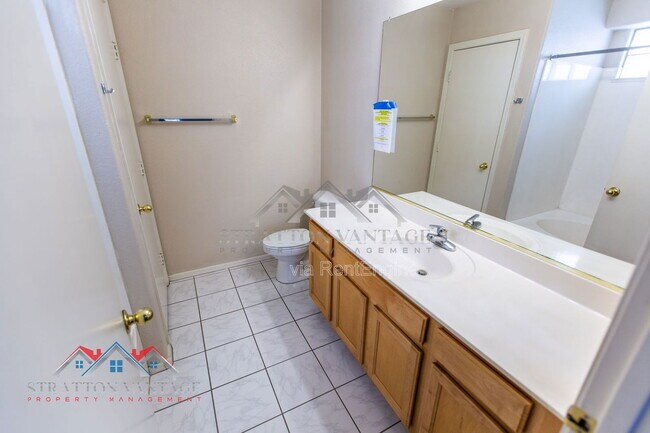 Building Photo - 12913 W Palm Ln