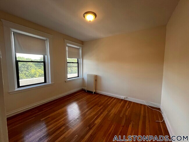 Building Photo - 1144 Commonwealth Ave