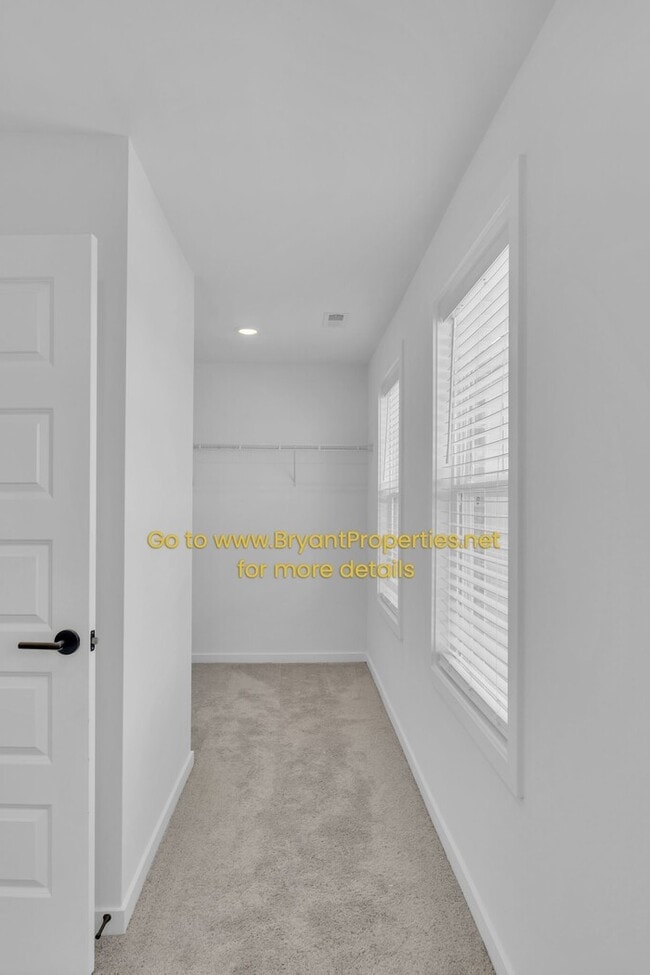 Building Photo - Gallatin - New 5-bedroom, 4-Baths
