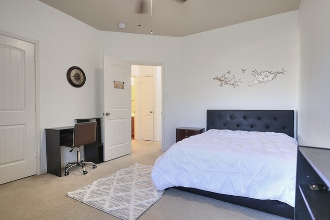 Building Photo - 6034 Starbrook Creek Dr