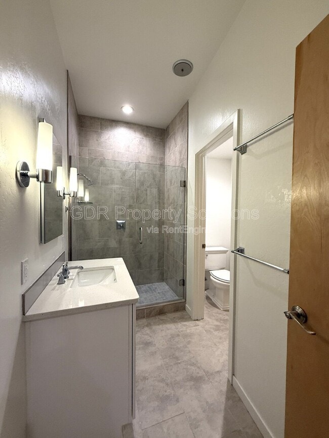 Building Photo - 3600 Central Ave SE