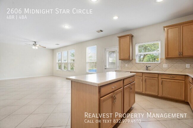 Building Photo - 2606 Midnight Star Cir