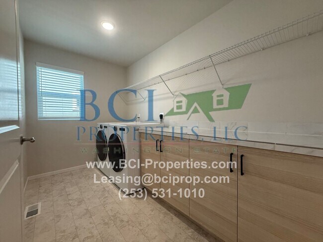 Building Photo - Welcome home to this Brand New 4 Bedroom h...