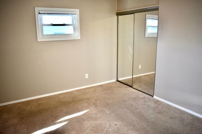 Building Photo - Updated 3 bedroom home in Norfolk