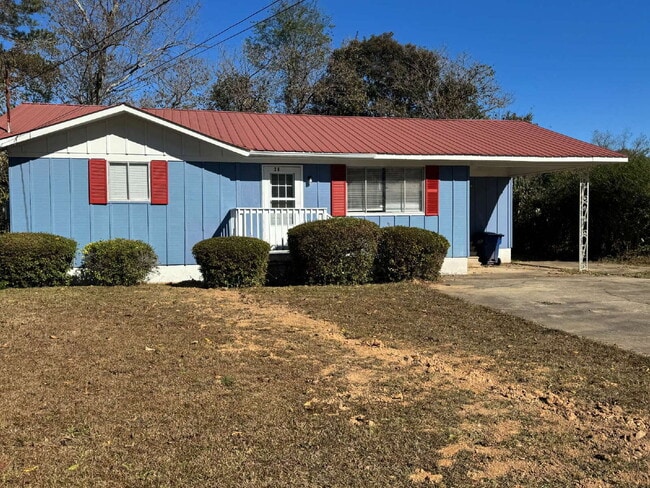 Building Photo - 120 Woodland Dr