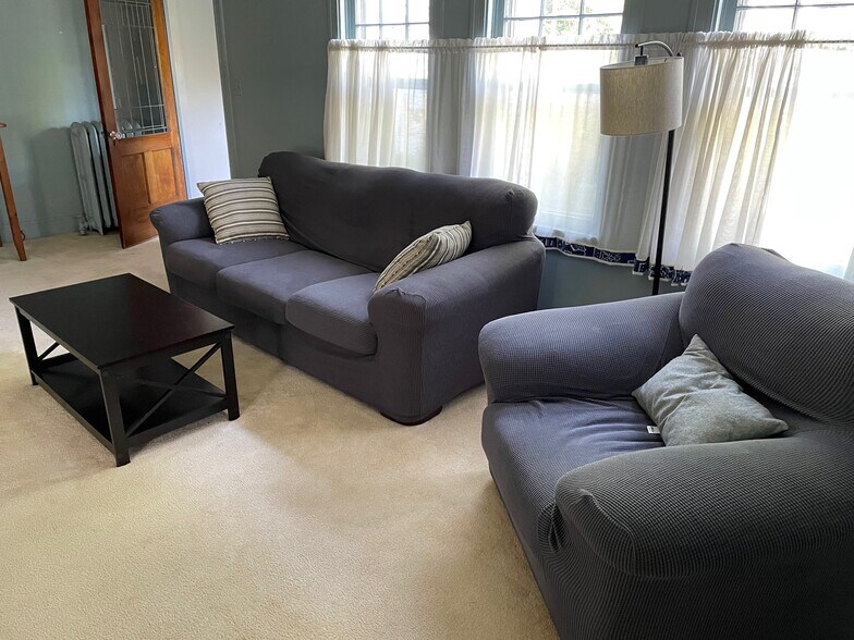 Building Photo - 3937 N Farwell Ave