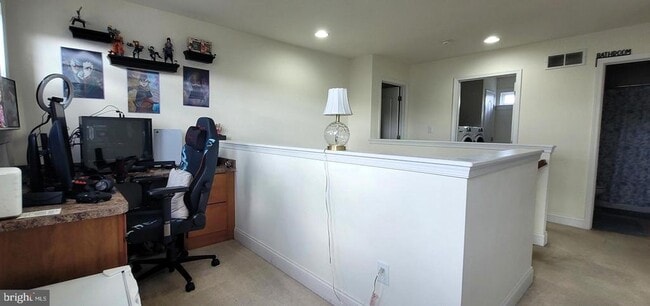 Building Photo - 74 Redstone Ct