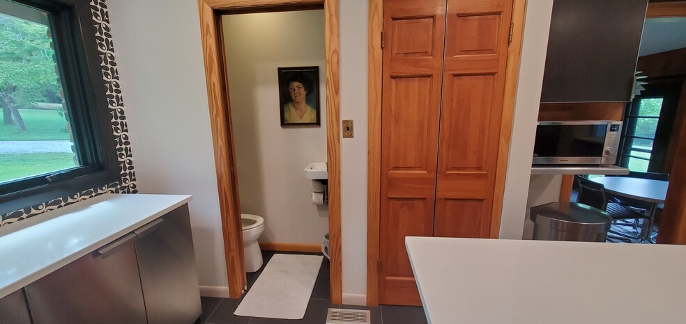 1/2 Bath 3 - 126 Cypress Bend Pl