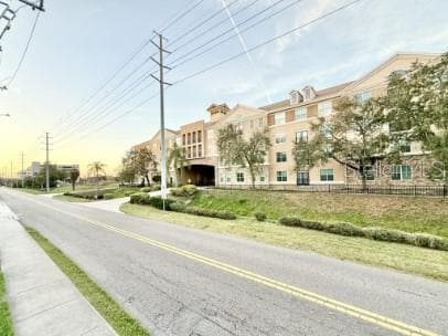 Building Photo - 4221 W Spruce St