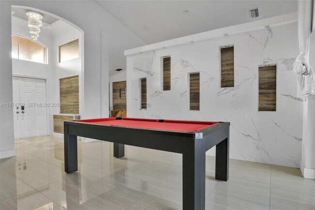 Building Photo - 1553 SW 189th Ave