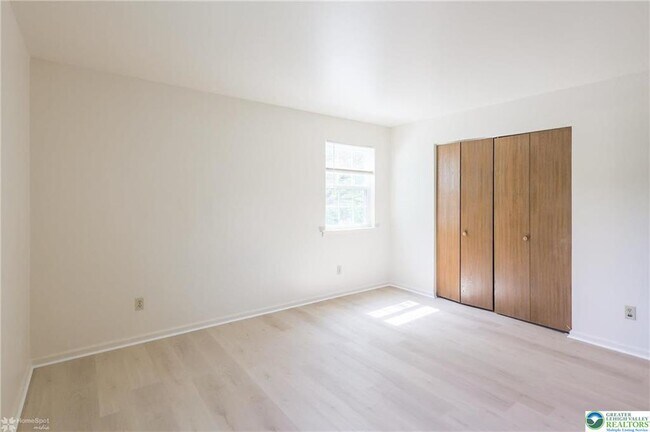 Building Photo - 1464 N Cedar Crest Blvd