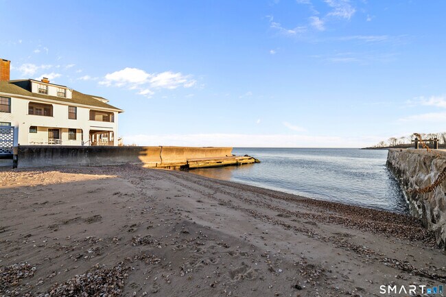 Building Photo - 5 Middle Beach Rd