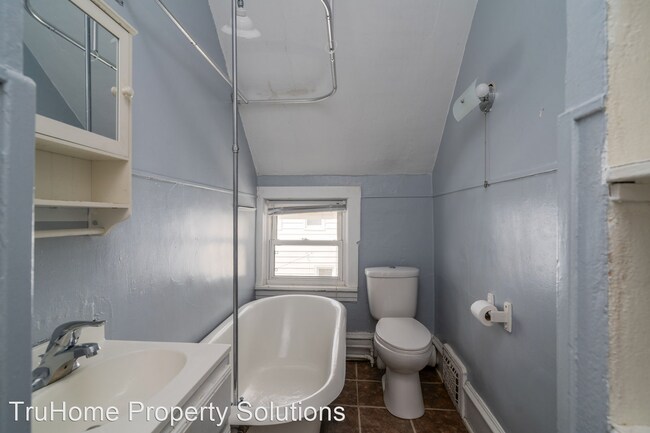 Building Photo - 2 br, 2 bath House - 1015 2nd Ave N