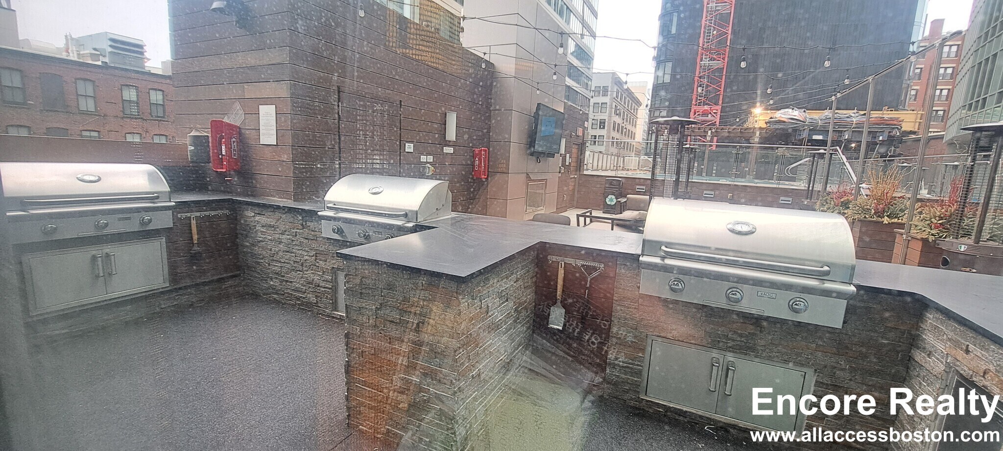 Building Photo - 665 Washington St