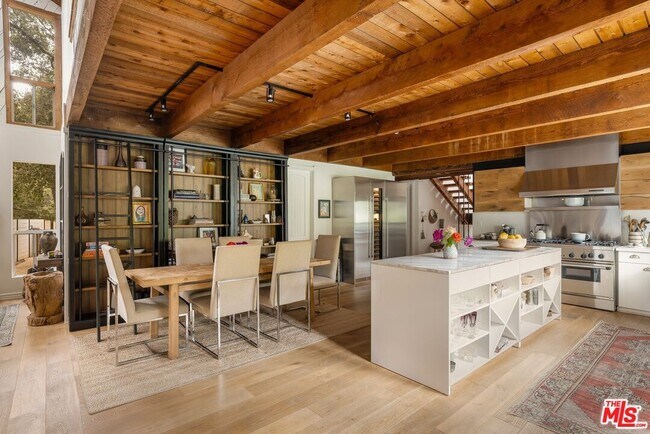 Building Photo - 959 Crater Oak Dr