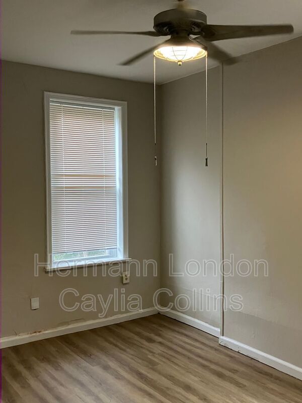 Building Photo - 3517 Cherokee St