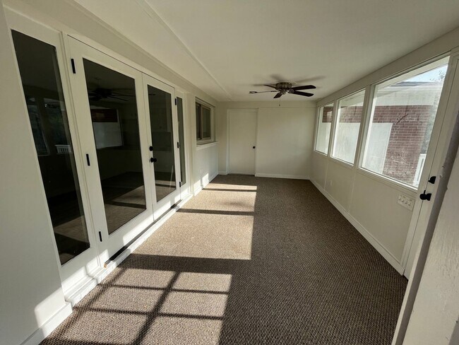 Building Photo - 5bd/2ba Remodeled Brick Ranch Home with Spacious Private Yard