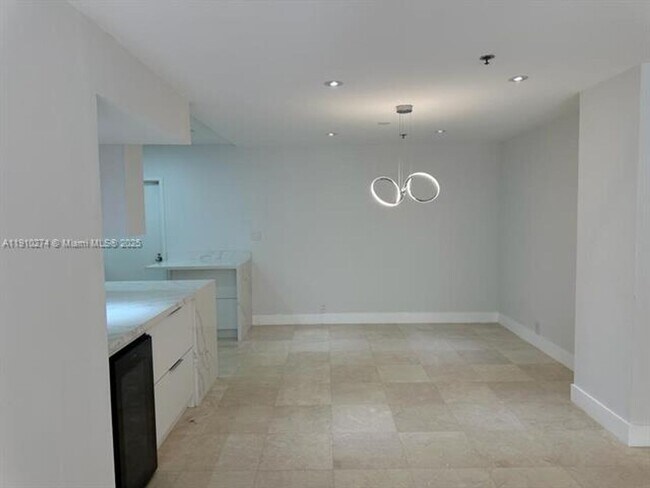 Building Photo - 251 Crandon Blvd